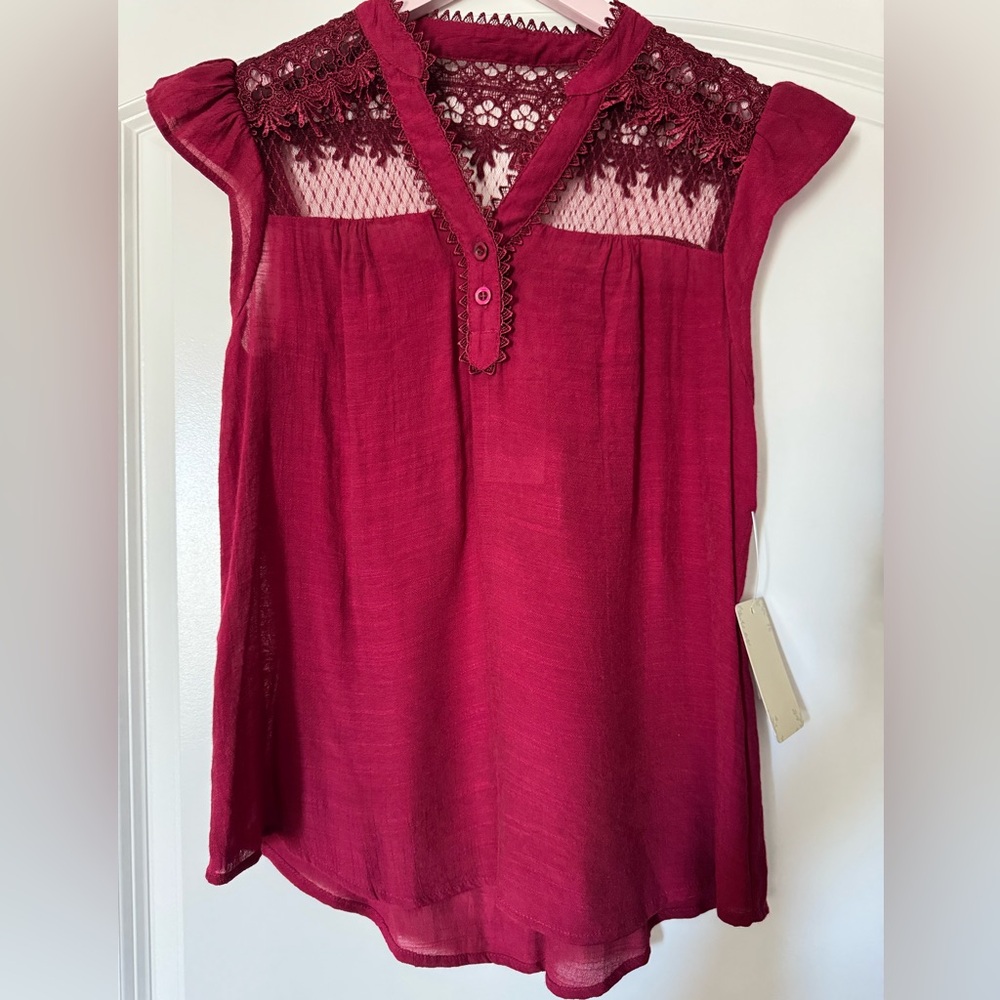 Sweet Wanderer Burgundy Lace Top, Small, NWT
